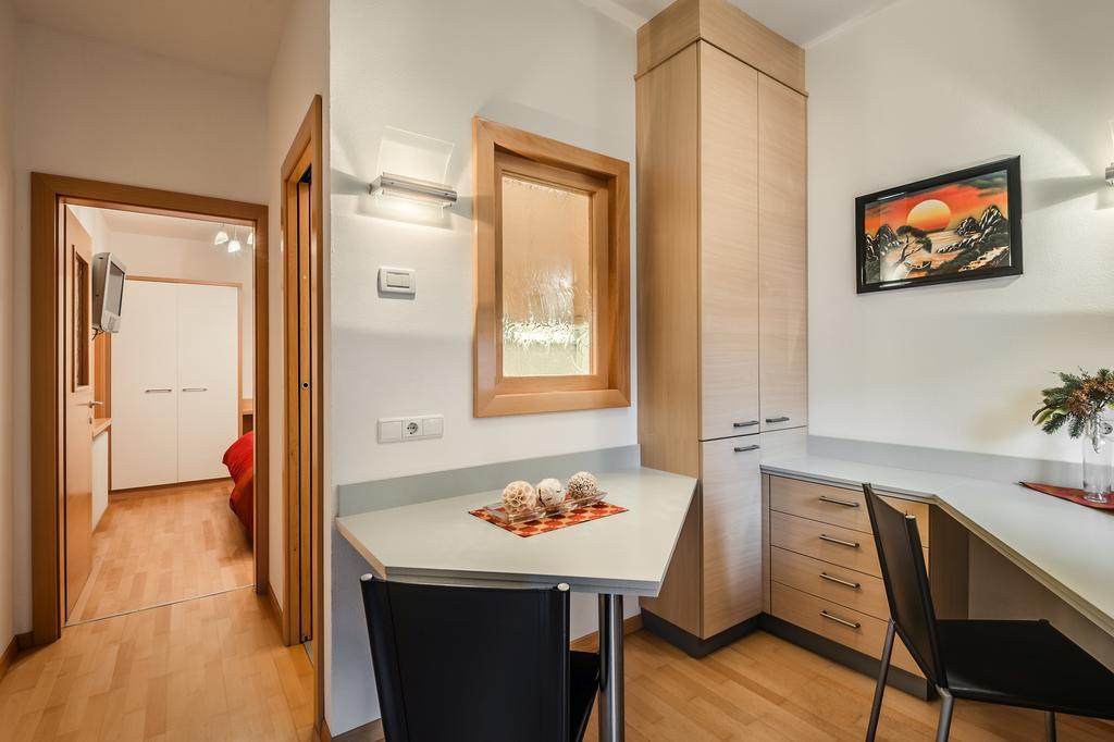 Taela Apartments San Cassiano  Exterior photo