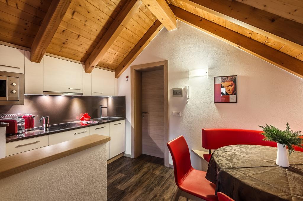 Taela Apartments San Cassiano  Exterior photo
