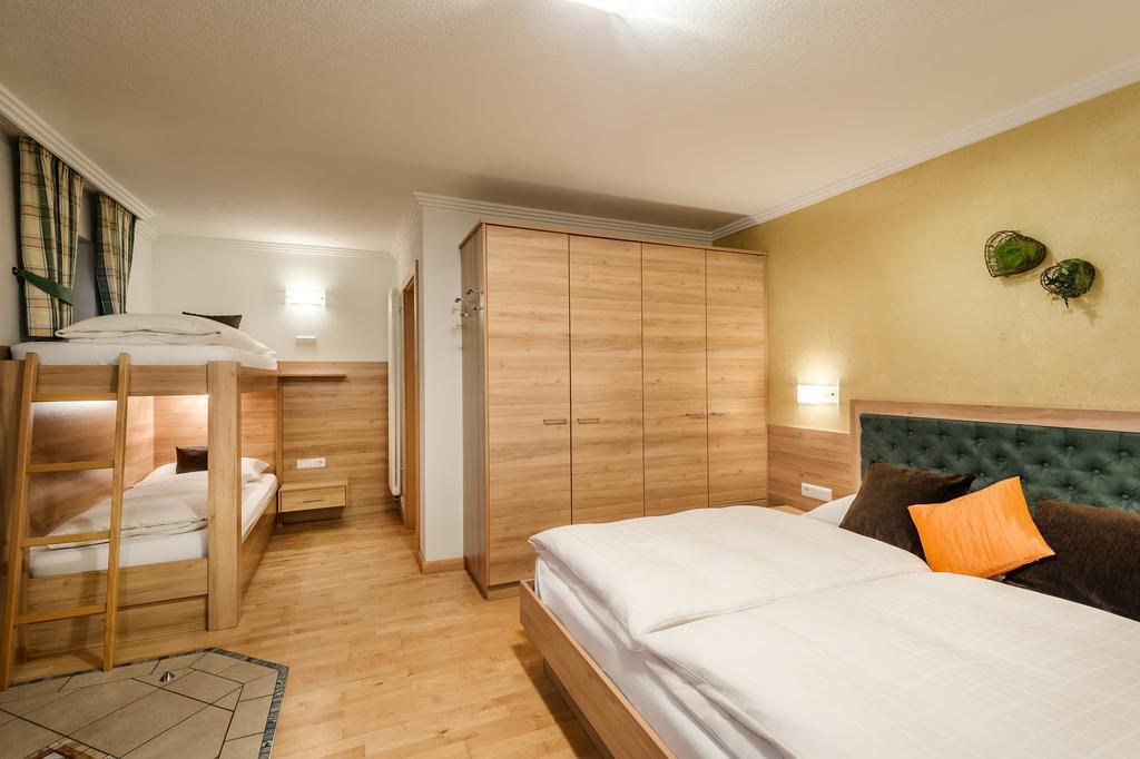 Taela Apartments San Cassiano  Exterior photo